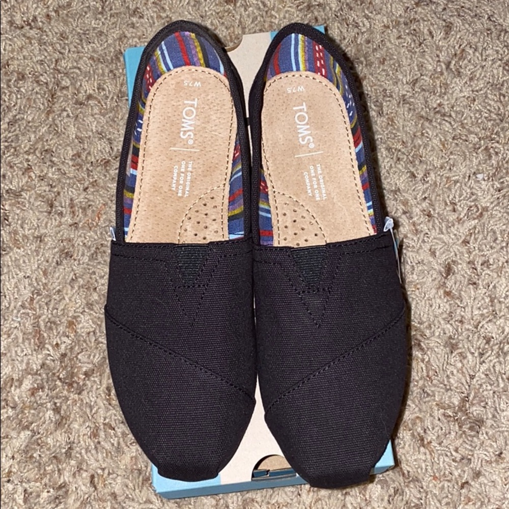 Toms shoes size 7.5